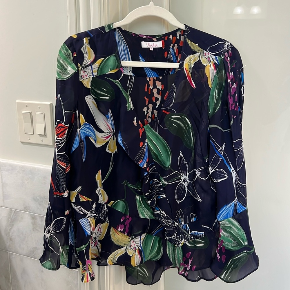 Gorgeous Parker floral ruffle blouse size M